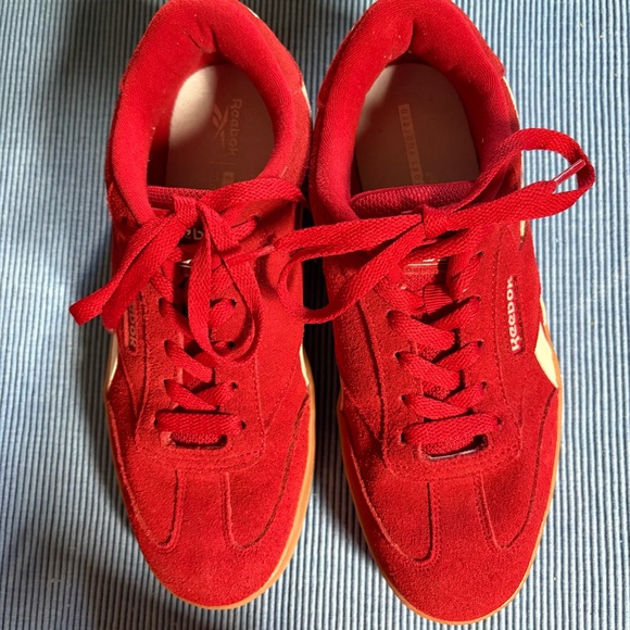 Suede Reeboks - worn once - Picture 2 of 5